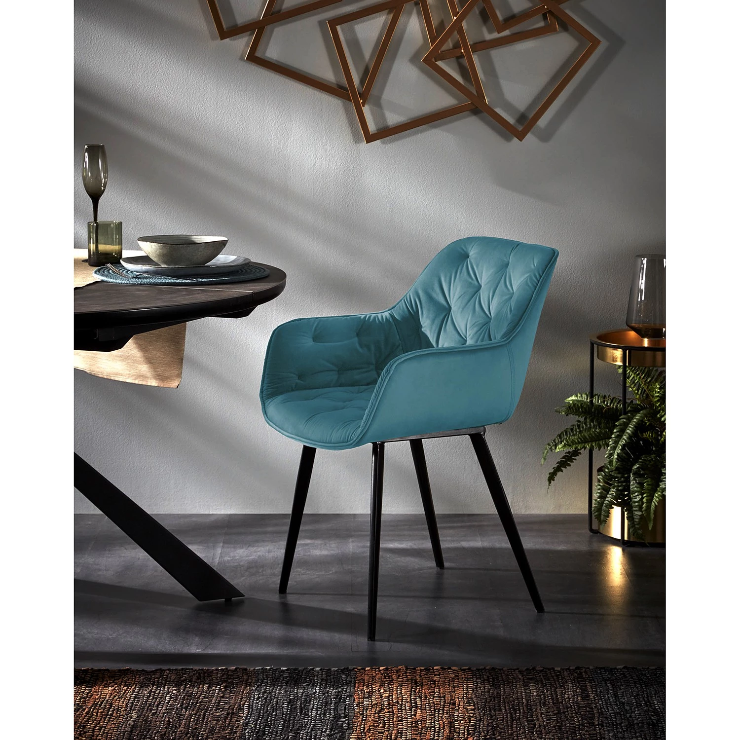 Jack & Alice Chaises à accoudoirs Kiana (lot de 2) - Velours / Acier - Bleu pétrole / Noir 2 Jack & Alice Chaises à accoudoirs Kiana (lot de 2) - Velours / Acier - Bleu pétrole / Noir – Image 2