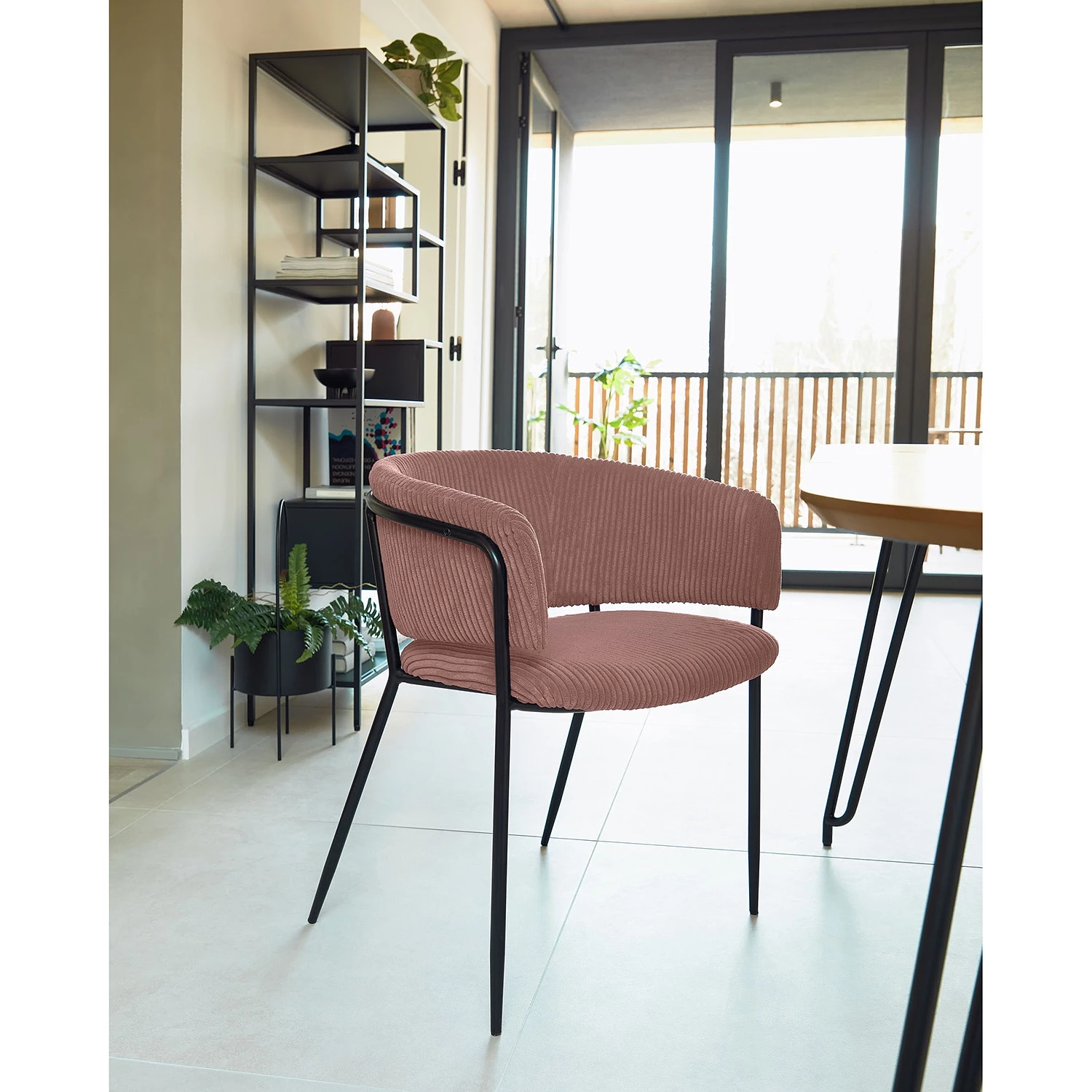 Jack & Alice Chaises accoudoirs Vilhena IV (lot de 2) - Velours côtelé - Rose vieilli 2 Jack & Alice Chaises accoudoirs Vilhena IV (lot de 2) - Velours côtelé - Rose vieilli – Image 2