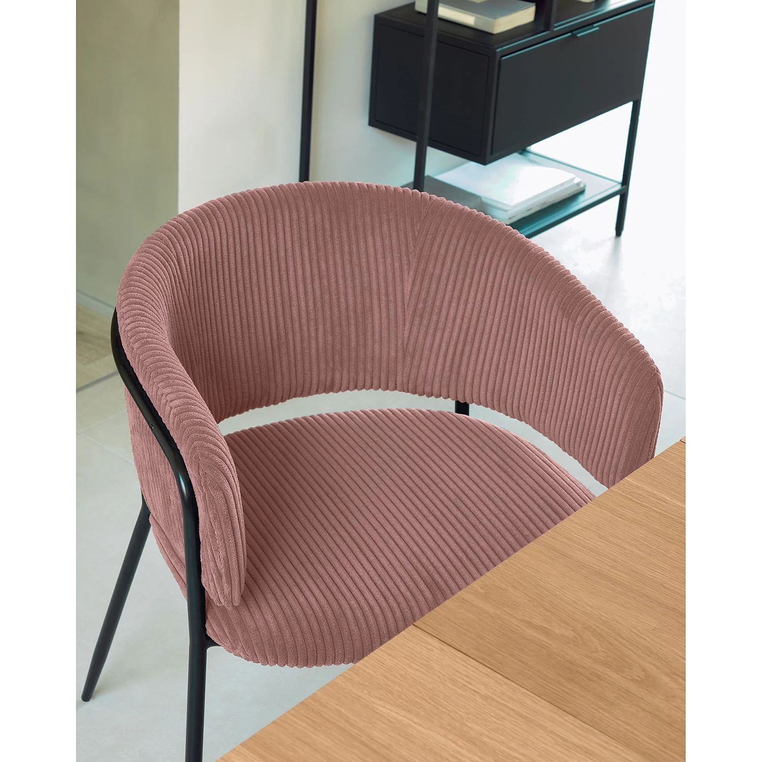 Jack & Alice Chaises accoudoirs Vilhena IV (lot de 2) - Velours côtelé - Rose vieilli 3 Jack & Alice Chaises accoudoirs Vilhena IV (lot de 2) - Velours côtelé - Rose vieilli – Image 3