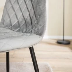 Ars manufacti Chaises capitonnées Trevo I (lot de 2) - Gris lumineux 21 Ars manufacti Chaises capitonnées Trevo I (lot de 2) - Gris lumineux -Meubles de salle à manger Soldes Magasin 1000274876 220517 030 DETAILS P000000001000274876