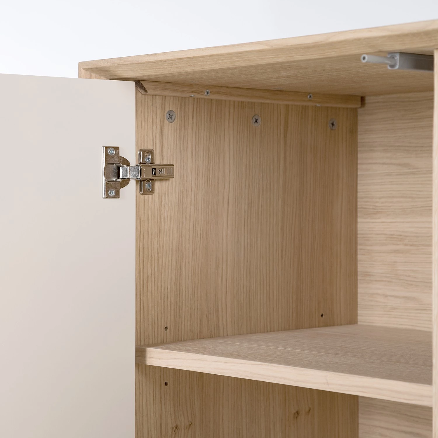 Studio Copenhagen Buffet Maayka - Partiellement en chêne massif - Blanc / Chêne clair 8 Studio Copenhagen Buffet Maayka - Partiellement en chêne massif - Blanc / Chêne clair – Image 8