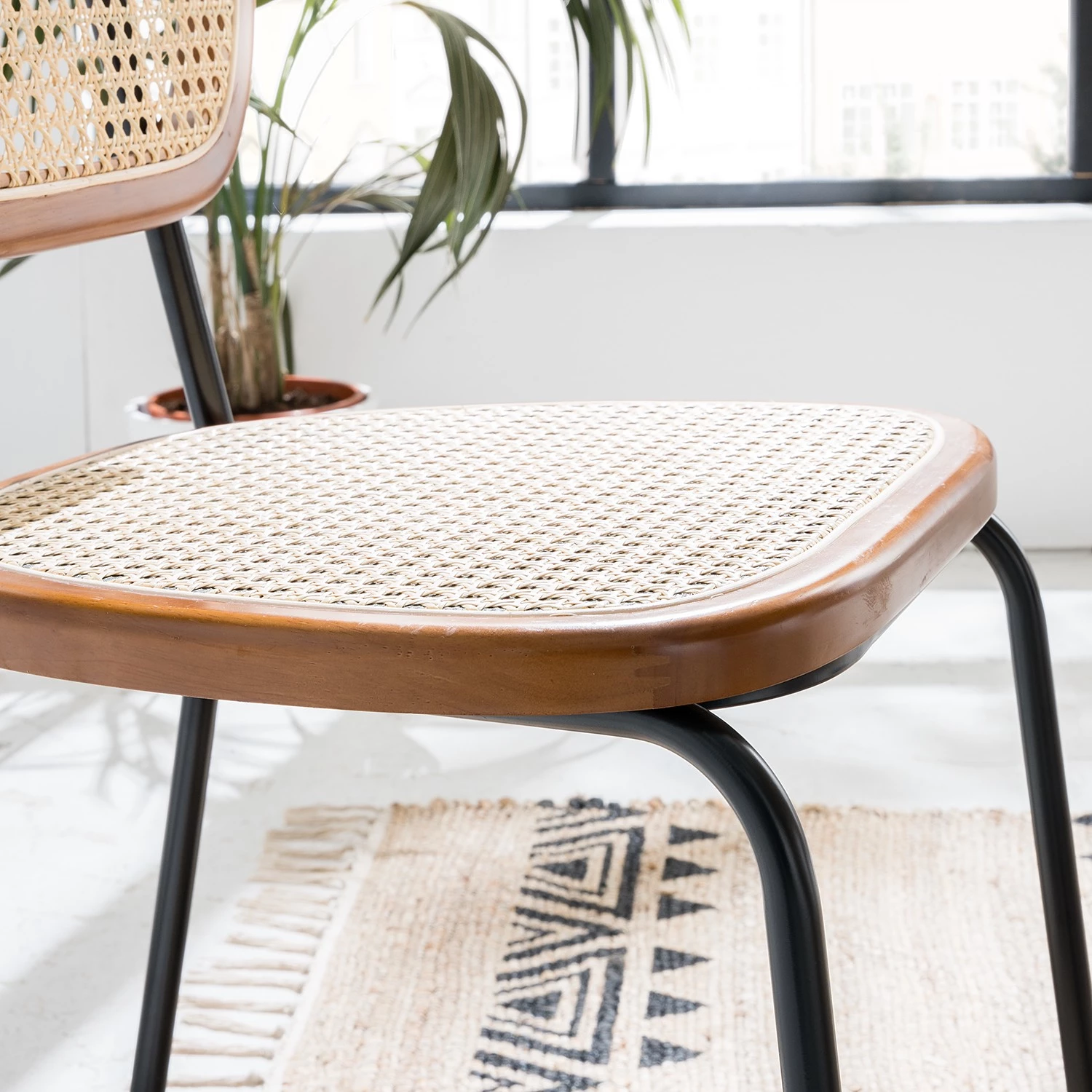 Maison Belfort Chaises Ramona (lot de 2) - Rotin & Hêtre massif / Acier - Beige & Hêtre / Chrome 14 Maison Belfort Chaises Ramona (lot de 2) - Rotin & Hêtre massif / Acier - Beige & Hêtre / Chrome – Image 14