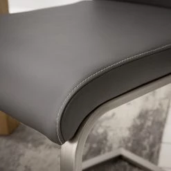 Fredriks Chaise cantilever Lezuza - Cuir synthétique Leja: Gris - Lot de 4 -Meubles de salle à manger Soldes Magasin 1000313231 211209 142232000121 DETAILS P000000001000313231