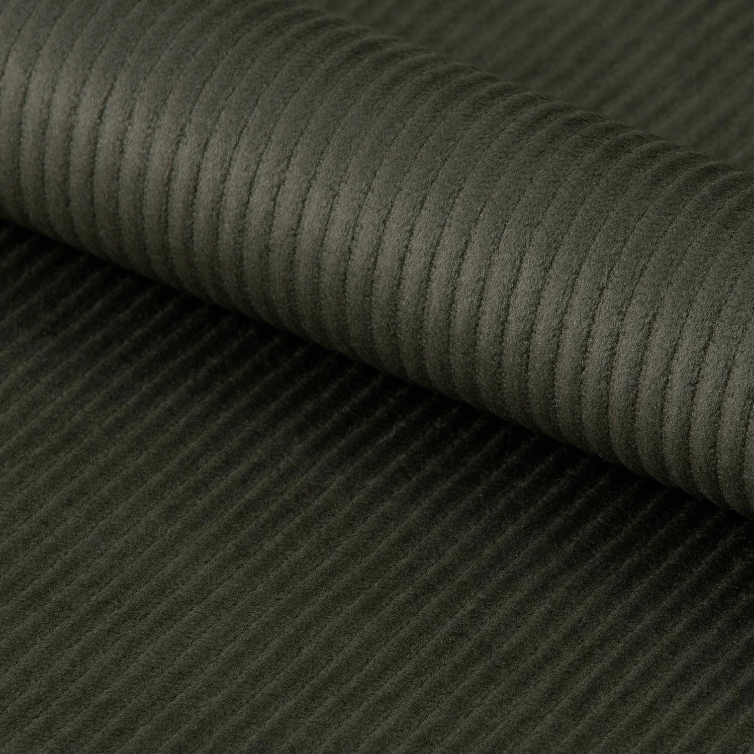 Loftscape Chaises capitonnées Ferland (lot de 4) - Velours côtelé / Fer - Vert olive foncé / Noir 10 Loftscape Chaises capitonnées Ferland (lot de 4) - Velours côtelé / Fer - Vert olive foncé / Noir – Image 10