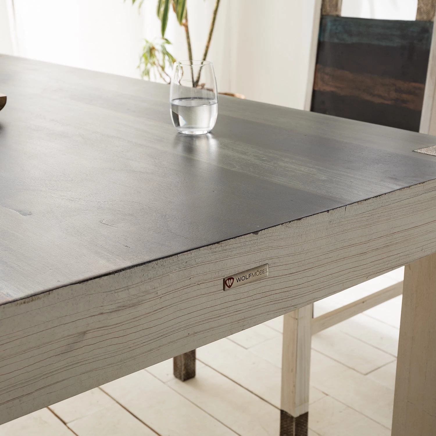 Wolf-Möbel Salle à manger Goa White (4 éléments) - Partiellement en manguier massif - Manguier vintage blanc 9 Wolf-Möbel Salle à manger Goa White (4 éléments) - Partiellement en manguier massif - Manguier vintage blanc – Image 9