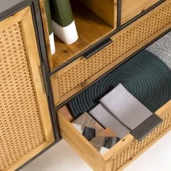 Red Living Buffet Kisumu - Cannage / Fer - Marron / Noir 26 Red Living Buffet Kisumu - Cannage / Fer - Marron / Noir -Meubles de salle à manger Soldes Magasin 1000363968 220714 060 DETAILS P000000001000363968