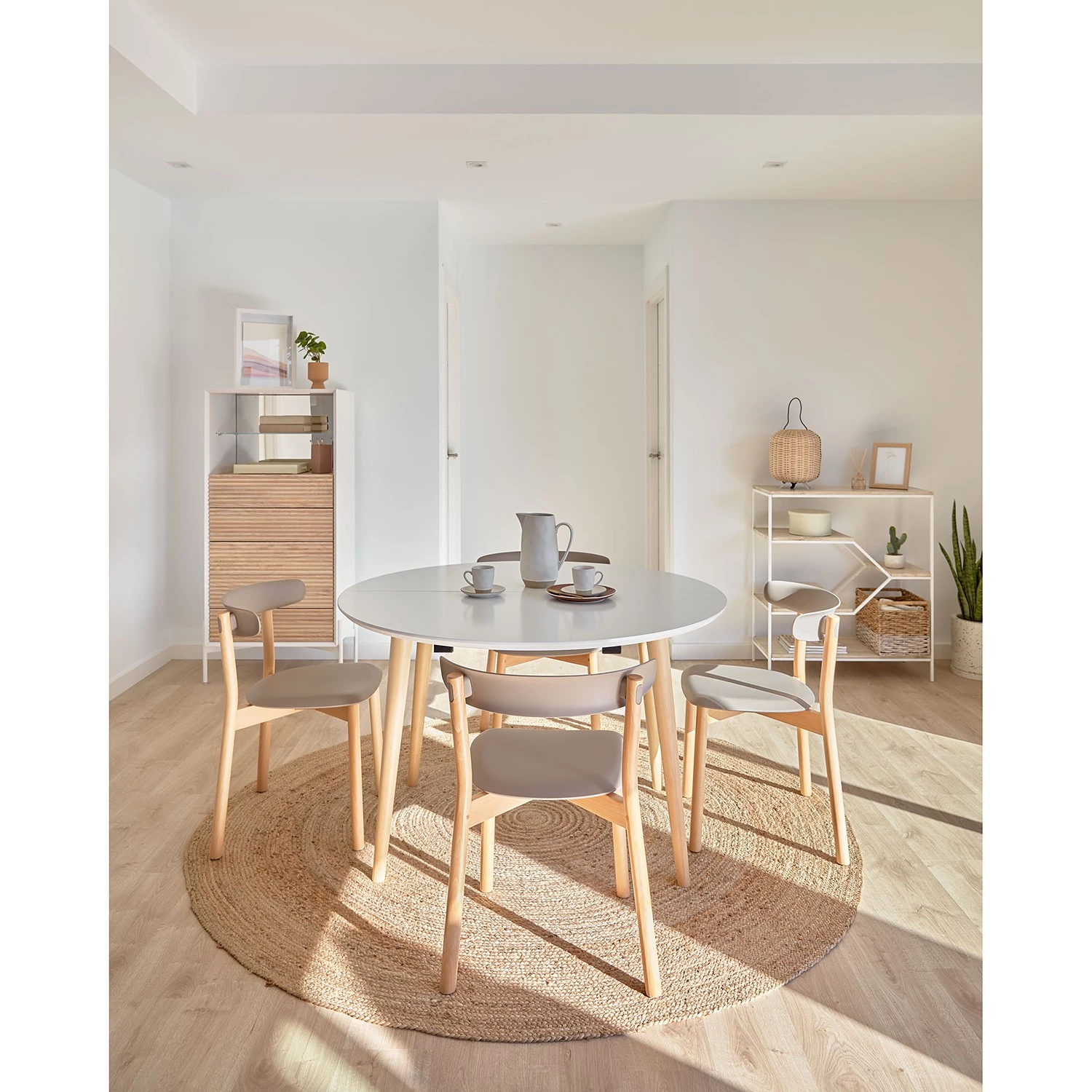 Norrwood Buffet haut Maredale - Partiellement en frêne massif - Frêne / Blanc 4 Norrwood Buffet haut Maredale - Partiellement en frêne massif - Frêne / Blanc – Image 4