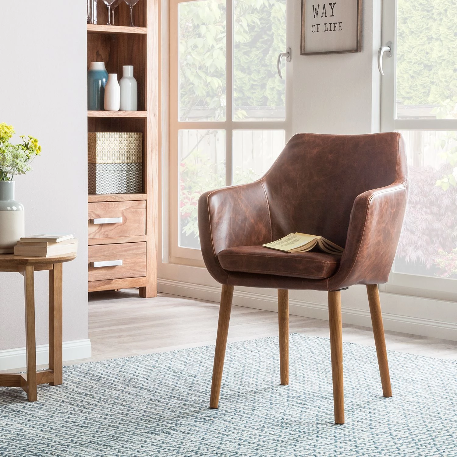 Mørteens Chaises à accoudoirs Nicholas - Cuir synthétique Aken: Marron vintage - 1 chaise 2 Mørteens Chaises à accoudoirs Nicholas - Cuir synthétique Aken: Marron vintage - 1 chaise – Image 2