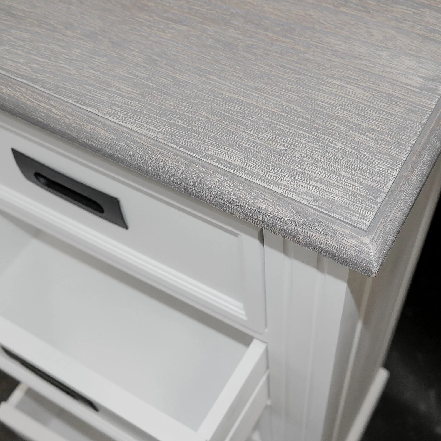 Maison Belfort Commode Nasinu II - Partiellement en paulownia massif - Blanc / Gris ancien 4 Maison Belfort Commode Nasinu II - Partiellement en paulownia massif - Blanc / Gris ancien – Image 4